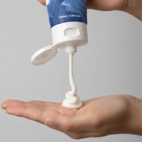 Clinomic Plus's Cream Based Facewash